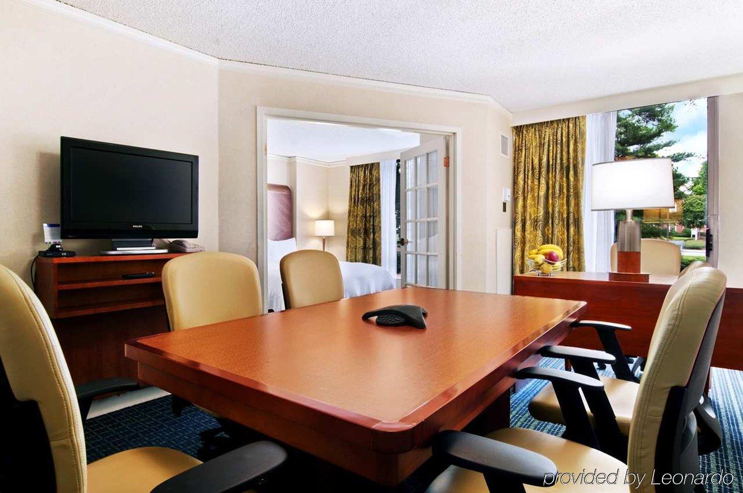 Hilton Atlanta Perimeter Suites Sandy Springs Habitación foto